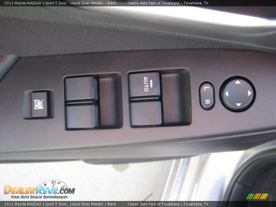 2011 Mazda MAZDA3 s Sport 5 Door Liquid Silver Metallic / Black Photo #17