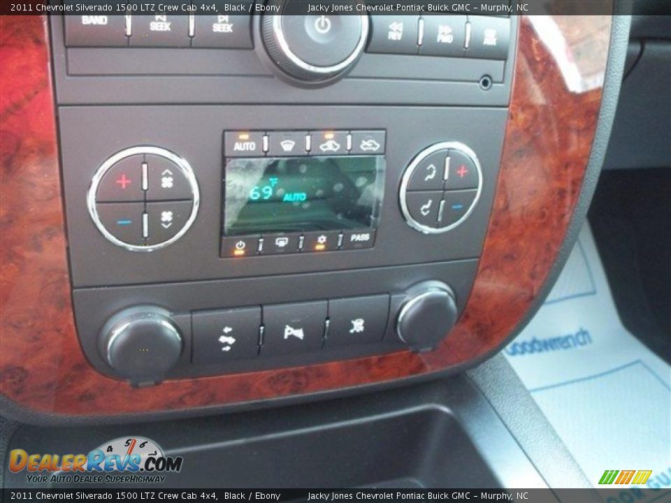 Controls of 2011 Chevrolet Silverado 1500 LTZ Crew Cab 4x4 Photo #29