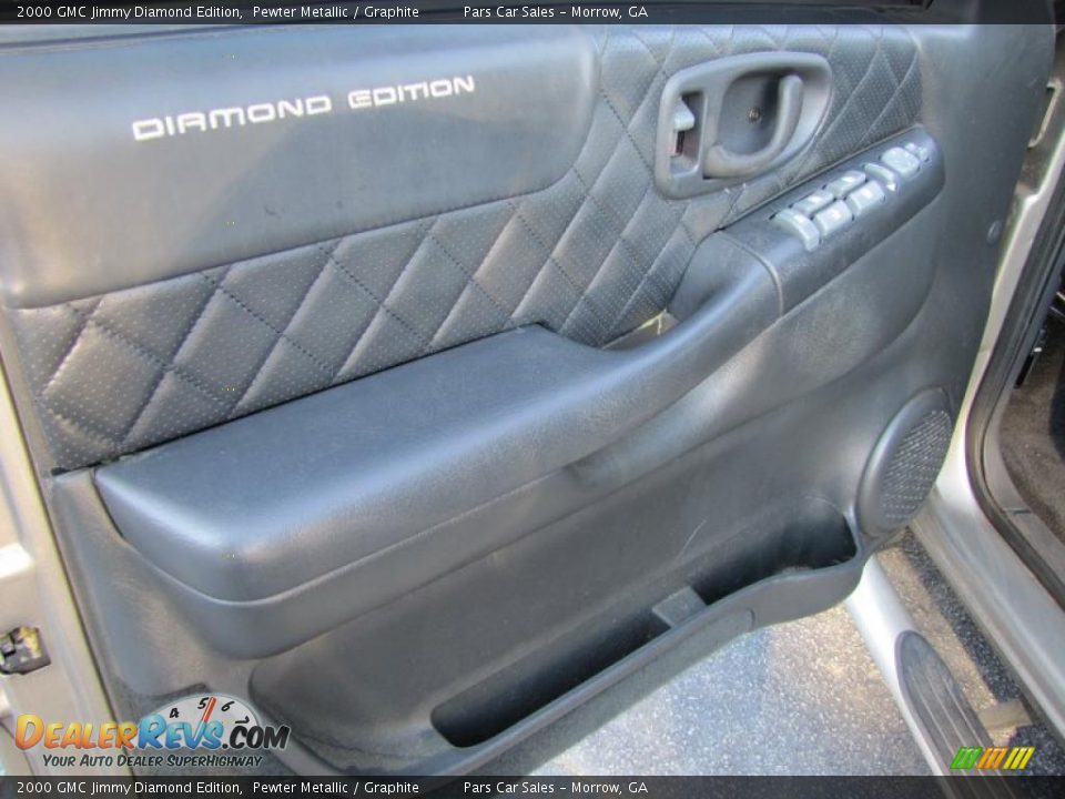 Graphite Interior - 2000 GMC Jimmy Diamond Edition Photo #7