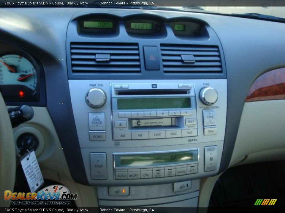 Controls of 2006 Toyota Solara SLE V6 Coupe Photo #9