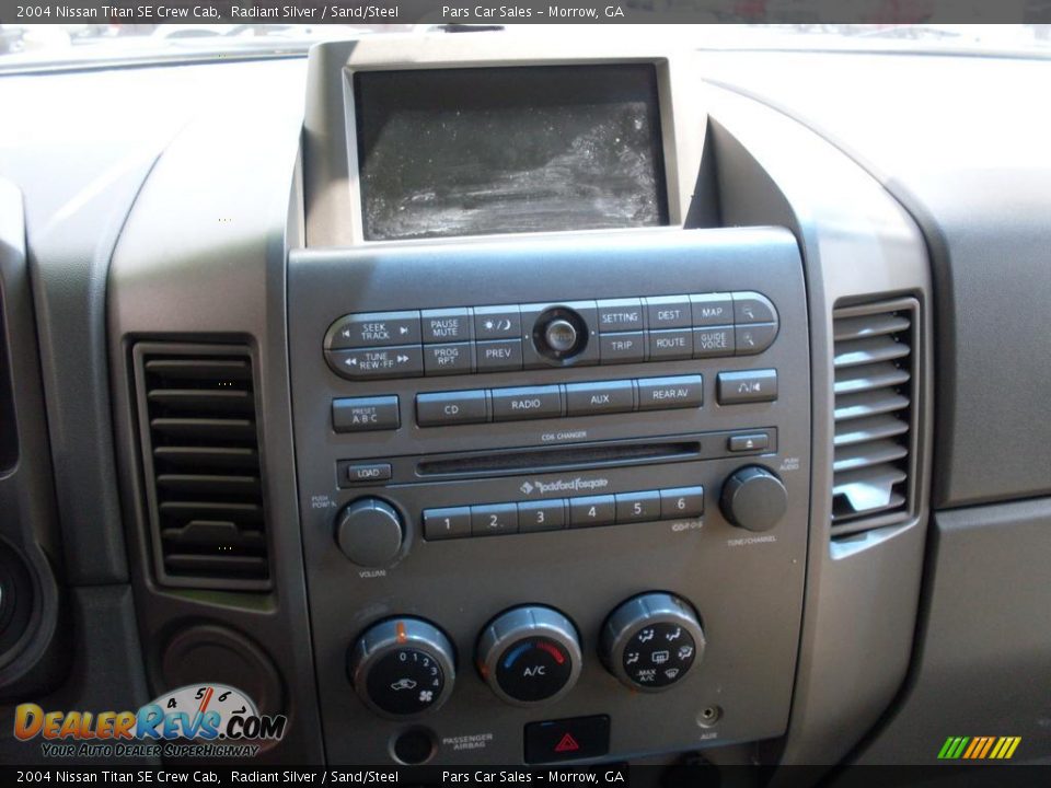 2004 Nissan Titan SE Crew Cab Radiant Silver / Sand/Steel Photo #11