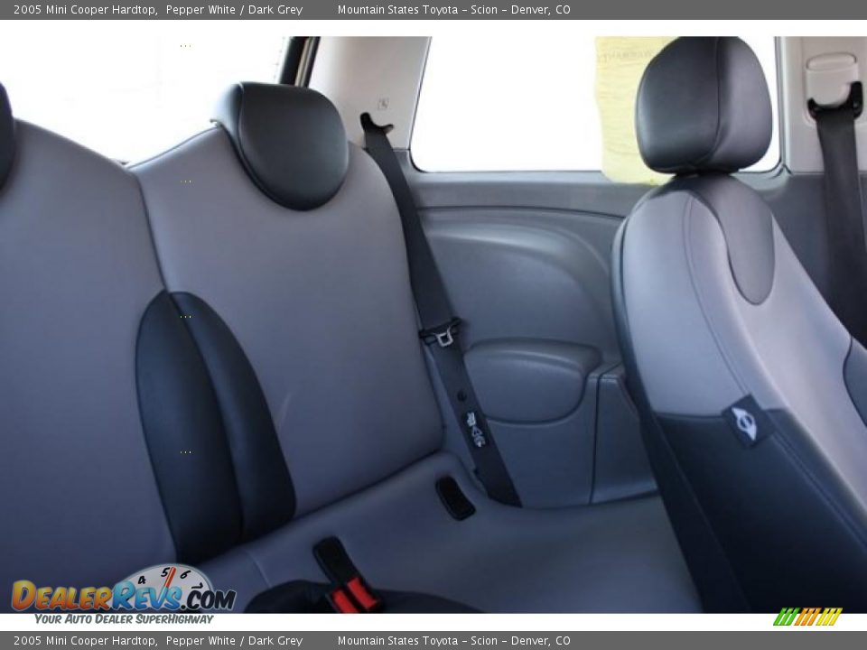 2005 Mini Cooper Hardtop Pepper White / Dark Grey Photo #12