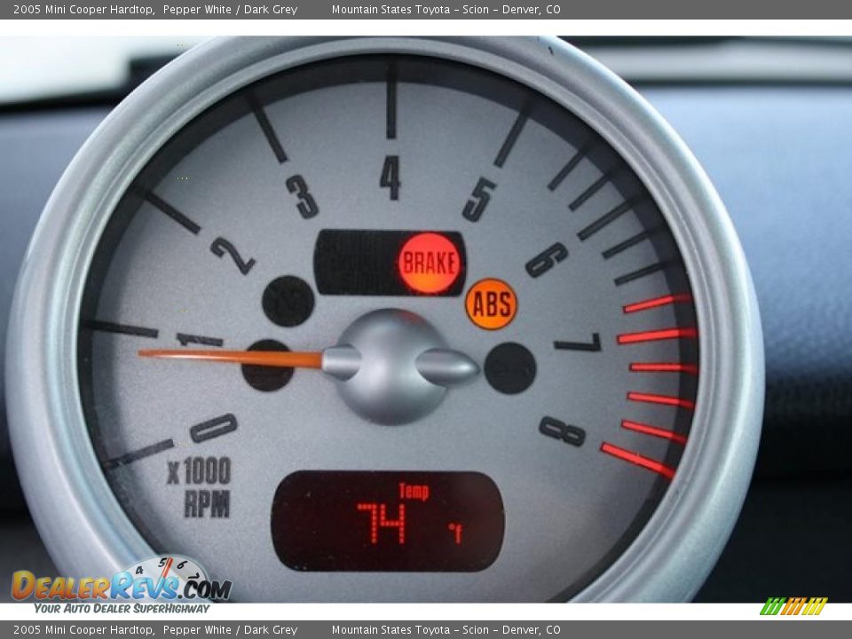 2005 Mini Cooper Hardtop Pepper White / Dark Grey Photo #18