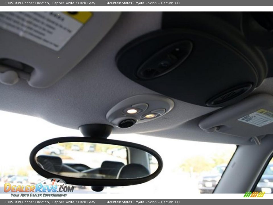 2005 Mini Cooper Hardtop Pepper White / Dark Grey Photo #25