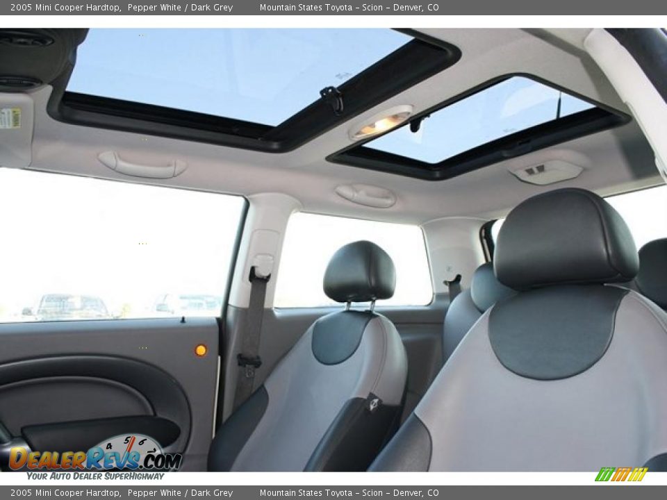 2005 Mini Cooper Hardtop Pepper White / Dark Grey Photo #28