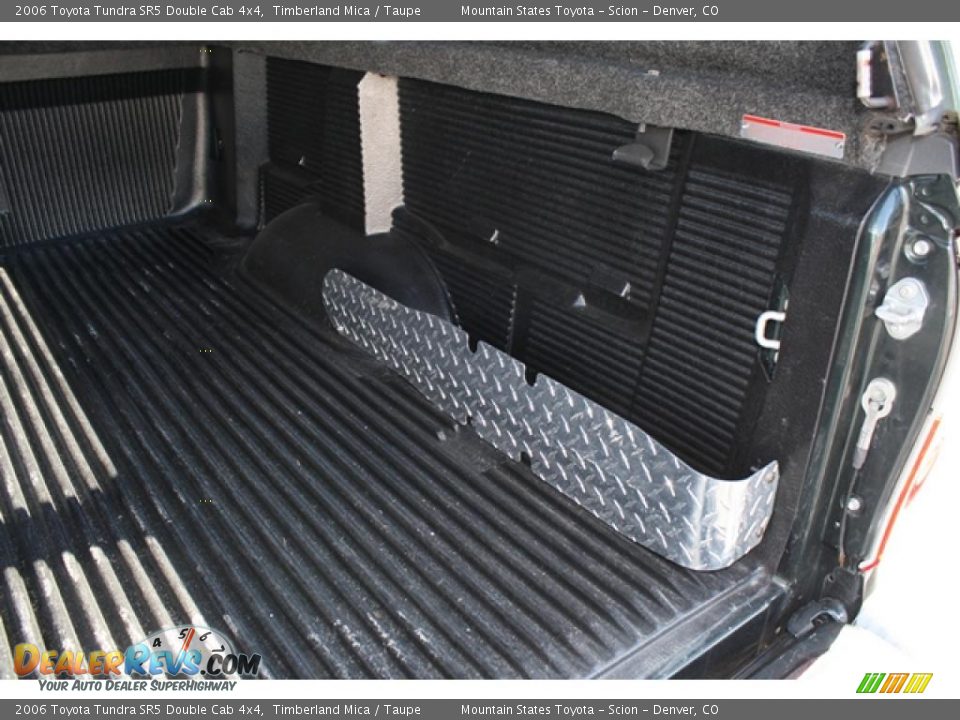 2006 Toyota Tundra SR5 Double Cab 4x4 Timberland Mica / Taupe Photo #29