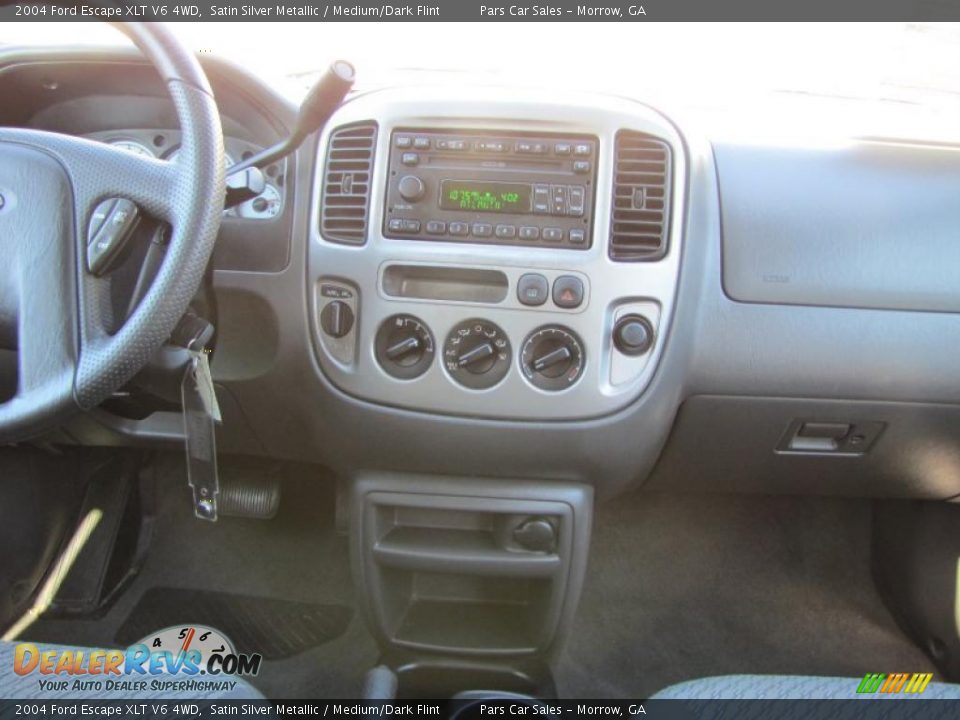 Controls of 2004 Ford Escape XLT V6 4WD Photo #13