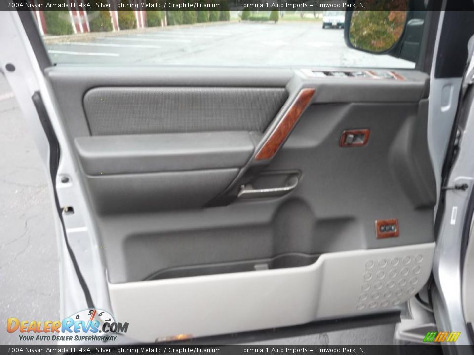 2004 Nissan Armada LE 4x4 Silver Lightning Metallic / Graphite/Titanium Photo #18