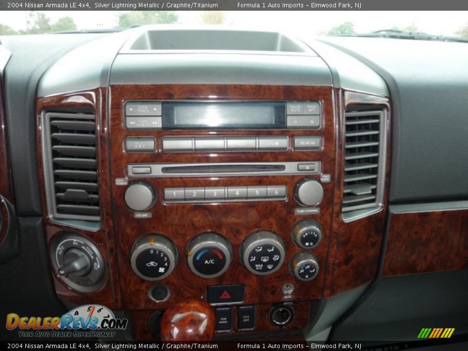 2004 Nissan Armada LE 4x4 Silver Lightning Metallic / Graphite/Titanium Photo #20