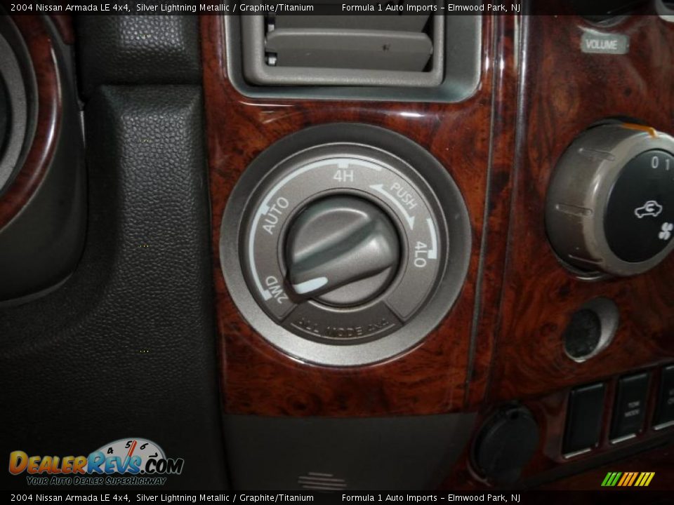 2004 Nissan Armada LE 4x4 Silver Lightning Metallic / Graphite/Titanium Photo #23