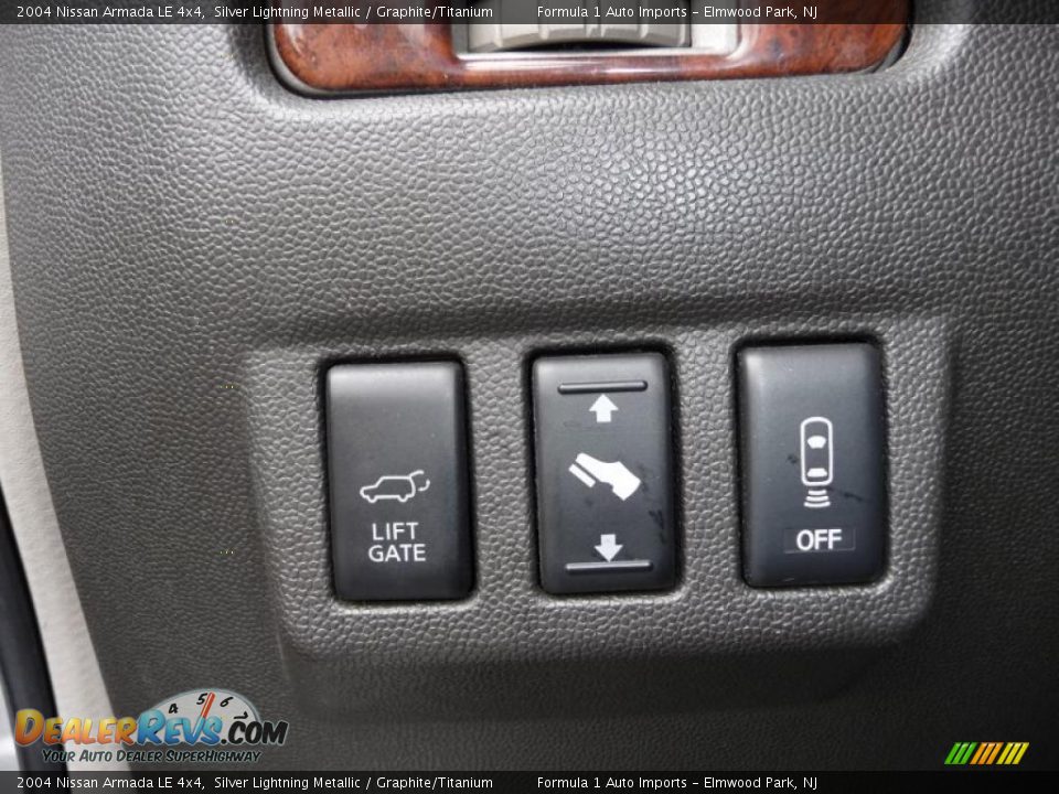 2004 Nissan Armada LE 4x4 Silver Lightning Metallic / Graphite/Titanium Photo #25
