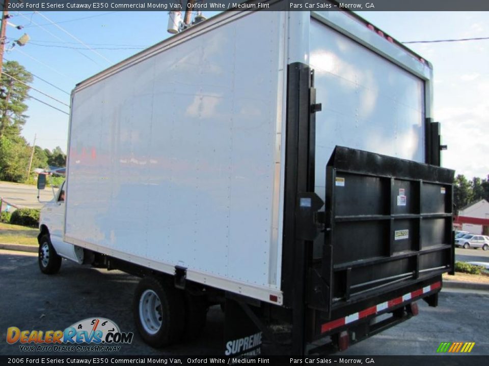 2006 Ford E Series Cutaway E350 Commercial Moving Van Oxford White / Medium Flint Photo #2