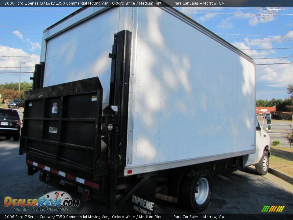 2006 Ford E Series Cutaway E350 Commercial Moving Van Oxford White / Medium Flint Photo #3