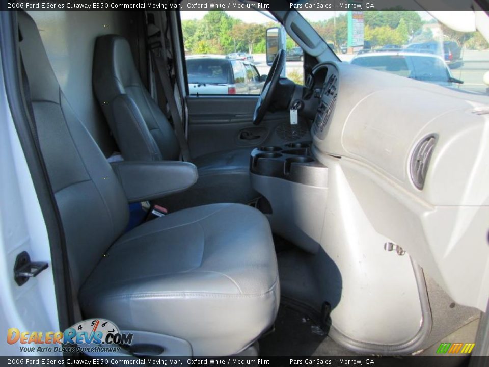 2006 Ford E Series Cutaway E350 Commercial Moving Van Oxford White / Medium Flint Photo #6