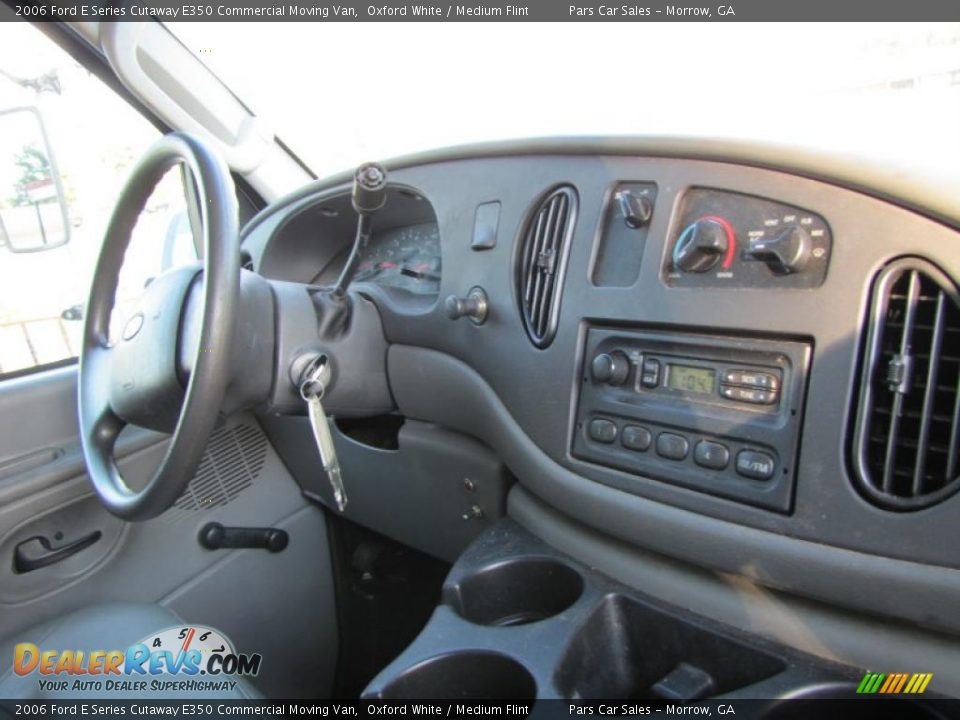 Medium Flint Interior - 2006 Ford E Series Cutaway E350 Commercial Moving Van Photo #7