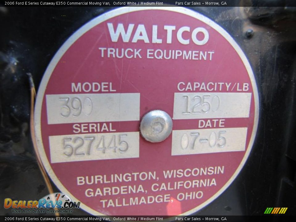 2006 Ford E Series Cutaway E350 Commercial Moving Van Oxford White / Medium Flint Photo #8
