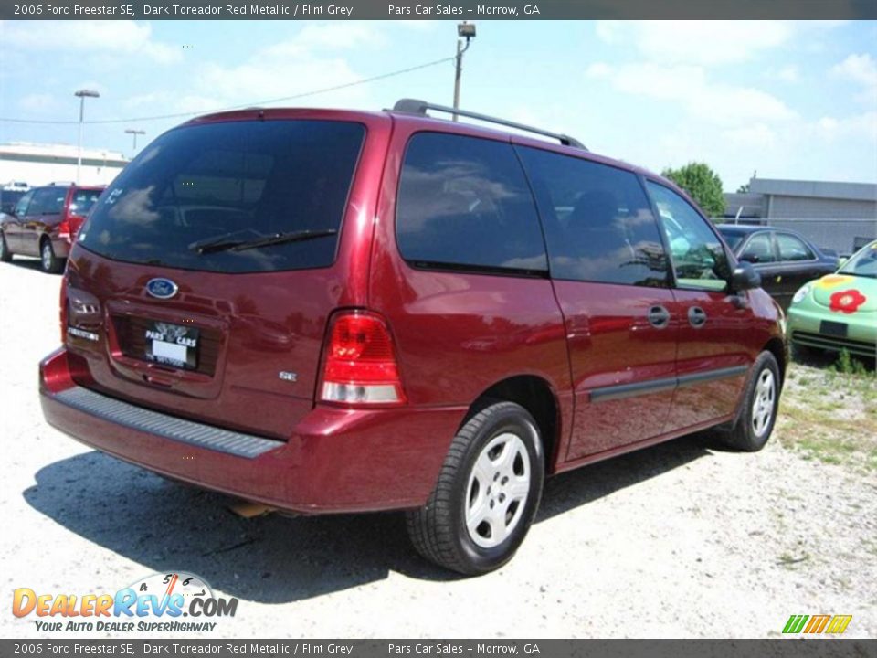 2006 Ford Freestar SE Dark Toreador Red Metallic / Flint Grey Photo #2