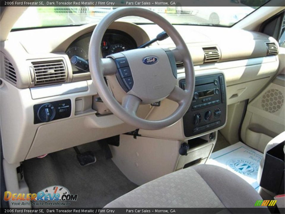 2006 Ford Freestar SE Dark Toreador Red Metallic / Flint Grey Photo #3