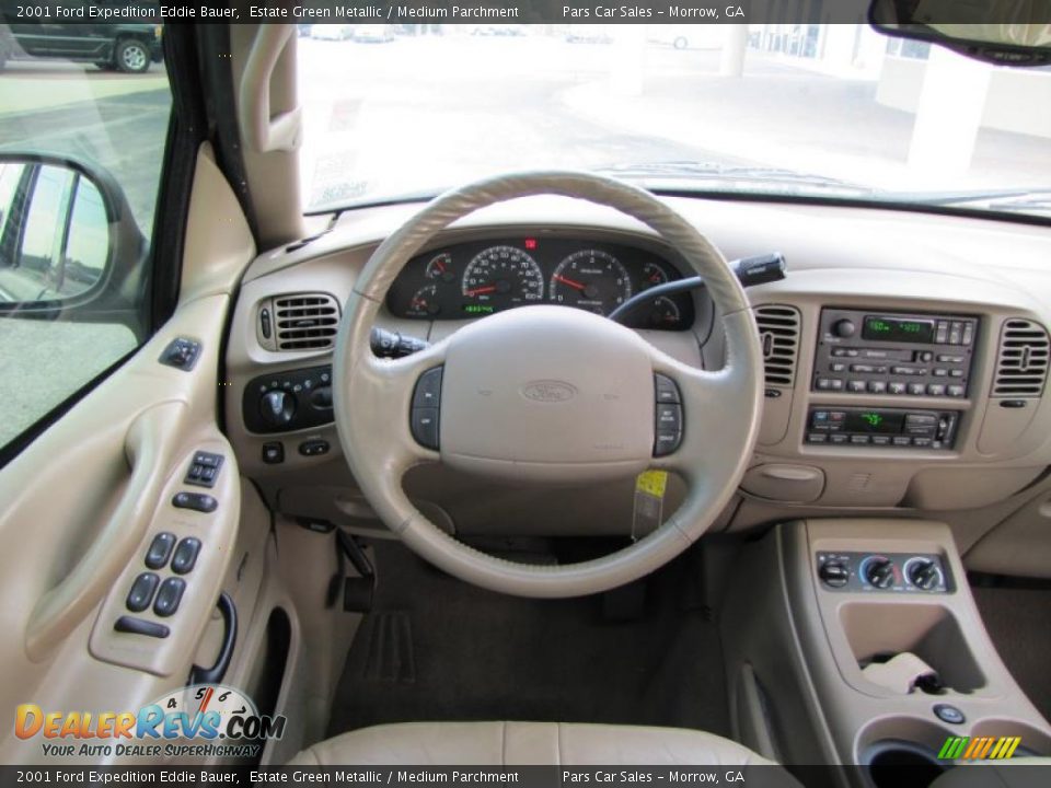 Dashboard of 2001 Ford Expedition Eddie Bauer Photo #15