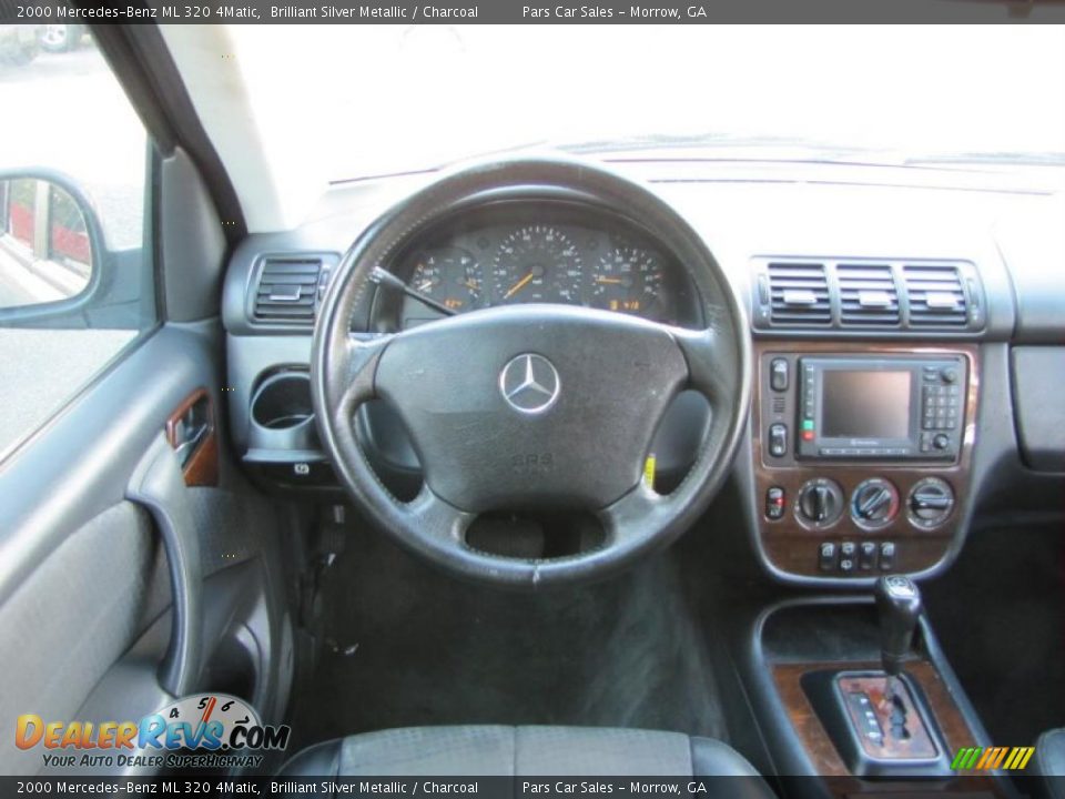 2000 Mercedes-Benz ML 320 4Matic Brilliant Silver Metallic / Charcoal Photo #12