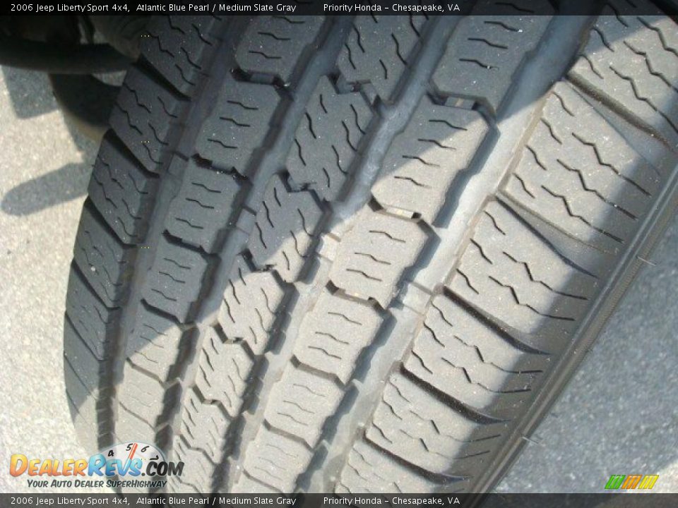 2006 Jeep Liberty Sport 4x4 Atlantic Blue Pearl / Medium Slate Gray Photo #24