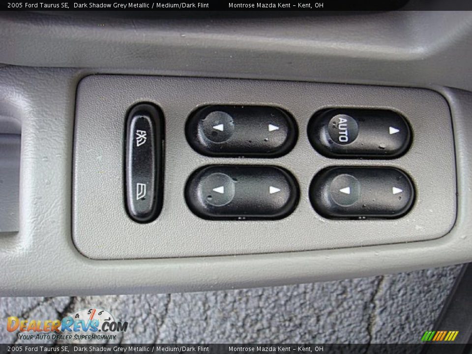 2005 Ford Taurus SE Dark Shadow Grey Metallic / Medium/Dark Flint Photo #18