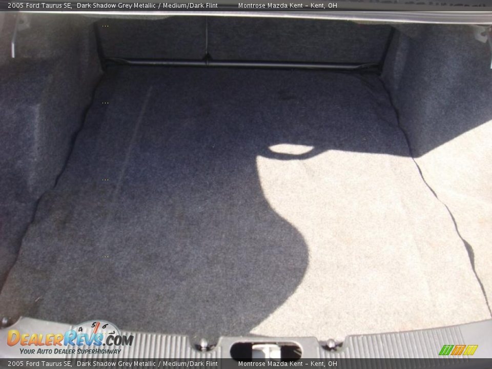 2005 Ford Taurus SE Dark Shadow Grey Metallic / Medium/Dark Flint Photo #24