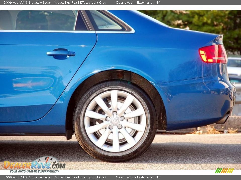2009 Audi A4 3.2 quattro Sedan Aruba Blue Pearl Effect / Light Grey Photo #12