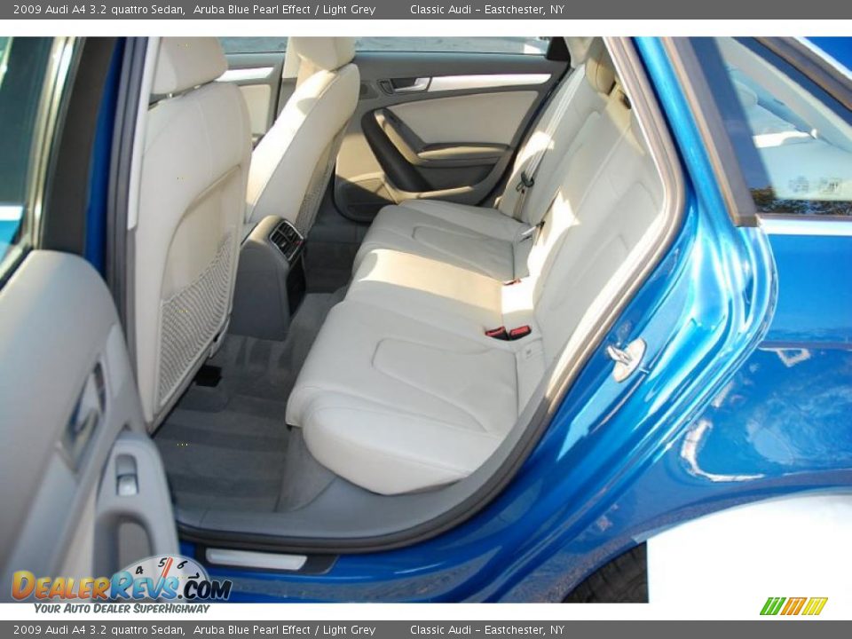 Light Grey Interior - 2009 Audi A4 3.2 quattro Sedan Photo #17