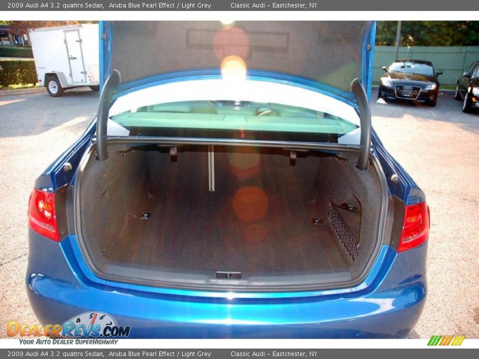 2009 Audi A4 3.2 quattro Sedan Trunk Photo #19