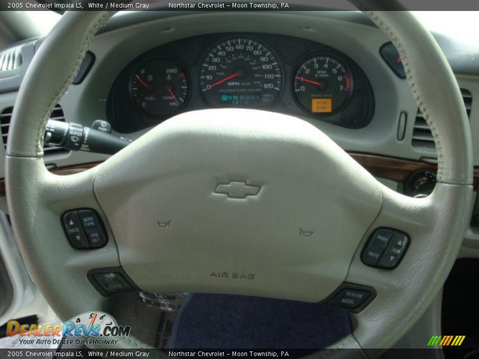 2005 Chevrolet Impala LS White / Medium Gray Photo #18