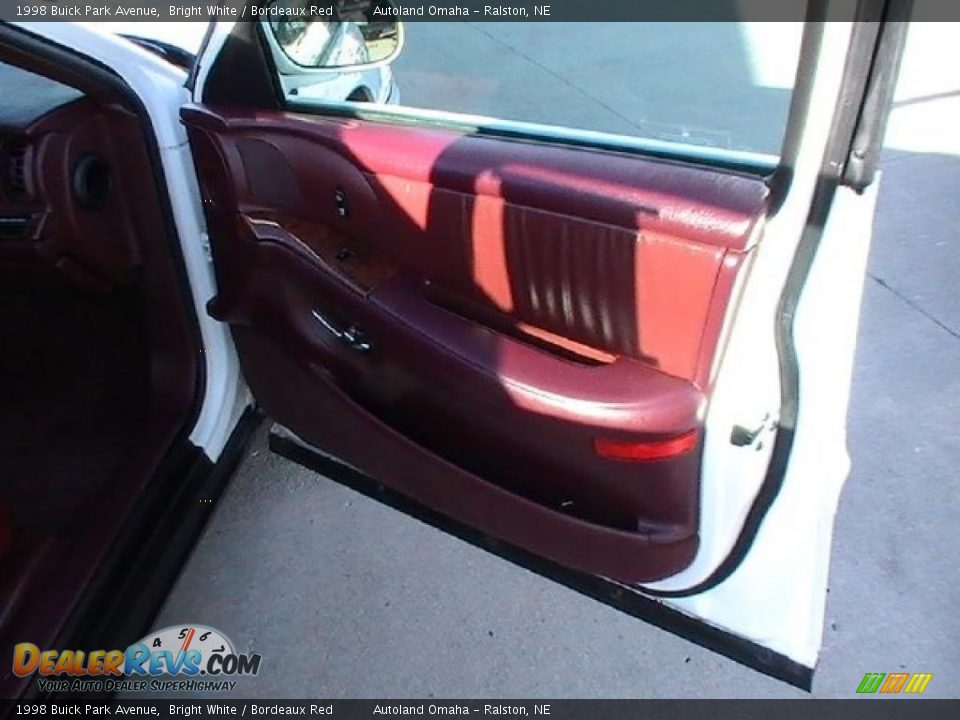 1998 Buick Park Avenue Bright White / Bordeaux Red Photo #18