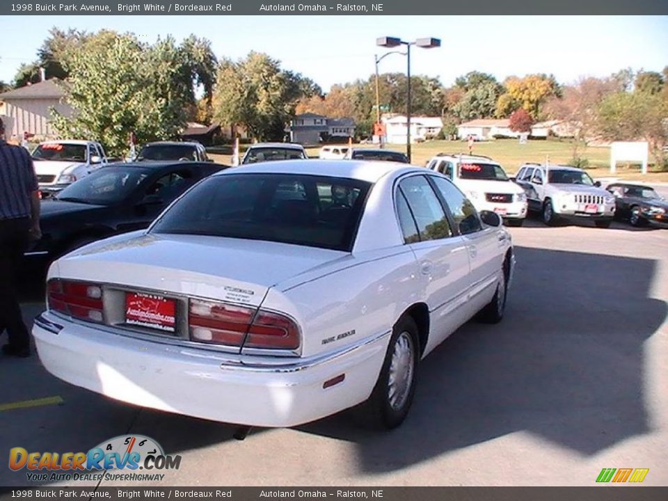 1998 Buick Park Avenue Bright White / Bordeaux Red Photo #24