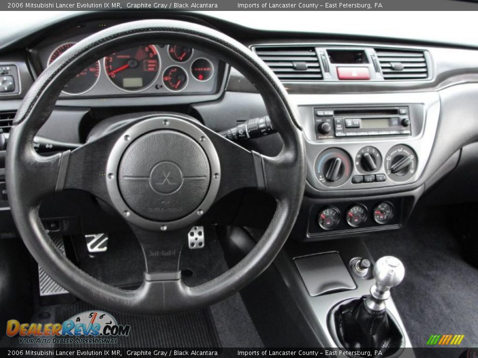 Dashboard of 2006 Mitsubishi Lancer Evolution IX MR Photo #14