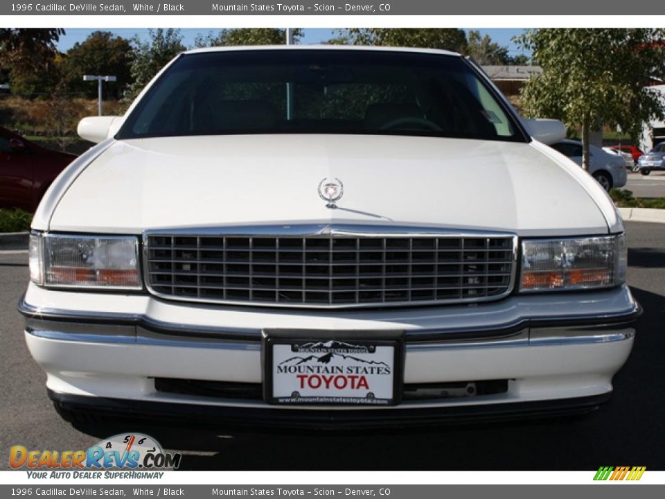 1996 Cadillac DeVille Sedan White / Black Photo #6