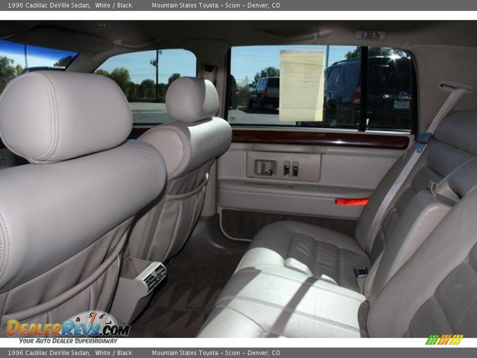 Black Interior - 1996 Cadillac DeVille Sedan Photo #10