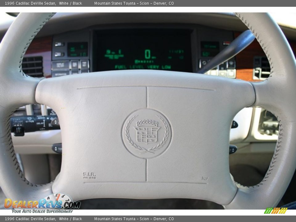 1996 Cadillac DeVille Sedan White / Black Photo #16