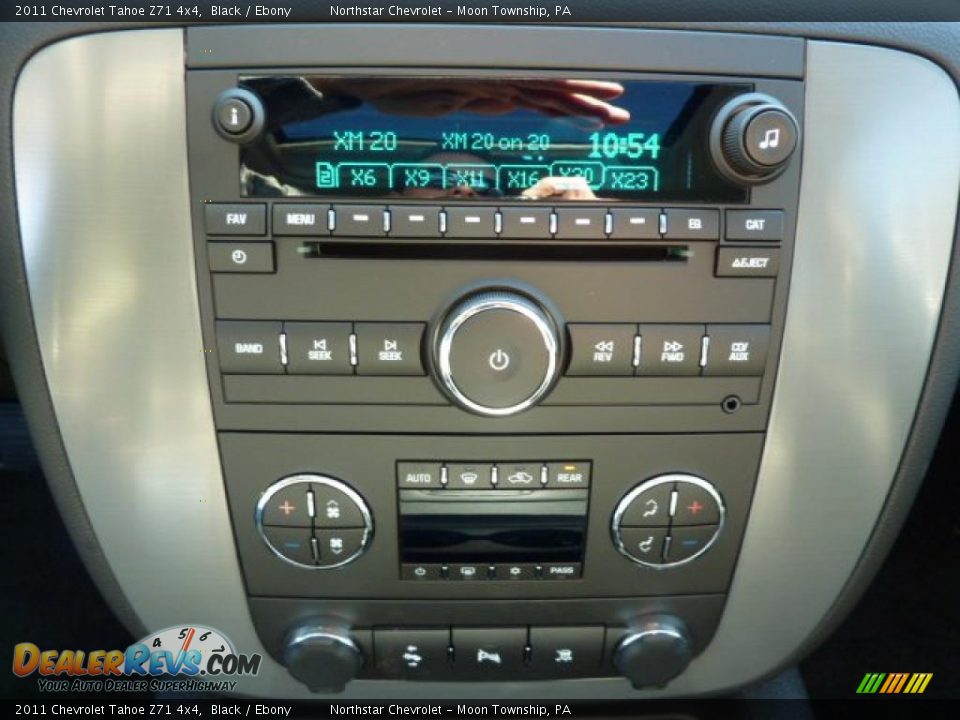 Controls of 2011 Chevrolet Tahoe Z71 4x4 Photo #18