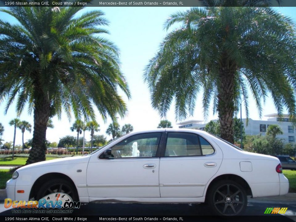 1996 Nissan Altima GXE Cloud White / Beige Photo #1