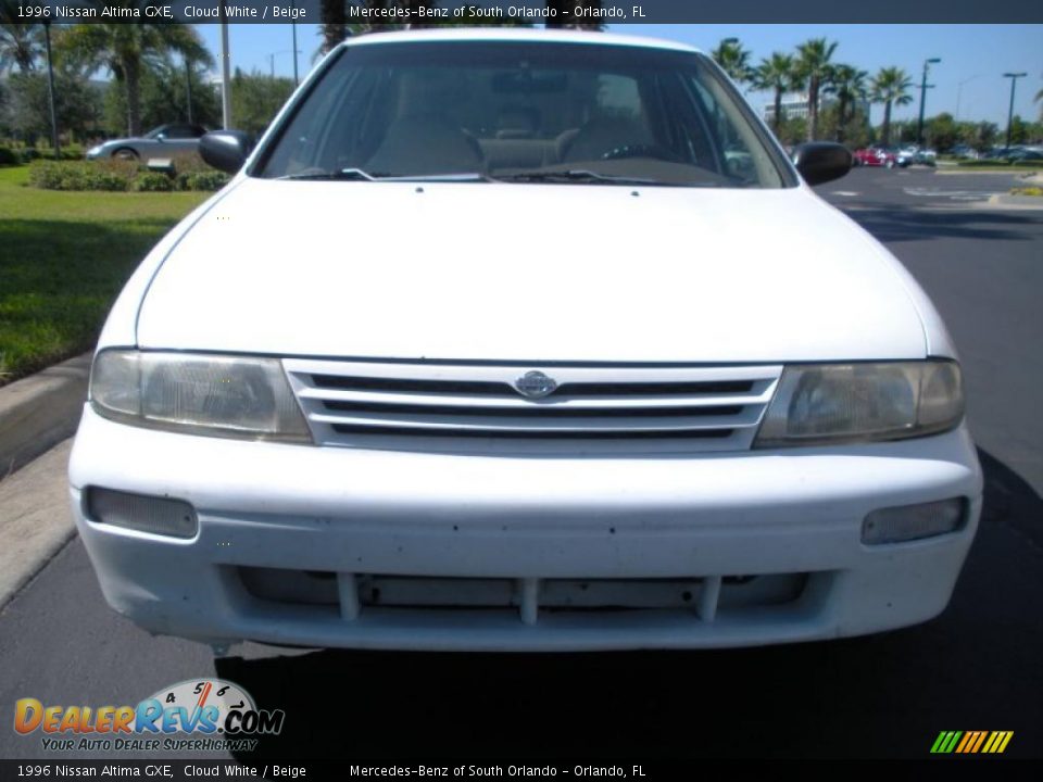 1996 Nissan Altima GXE Cloud White / Beige Photo #3