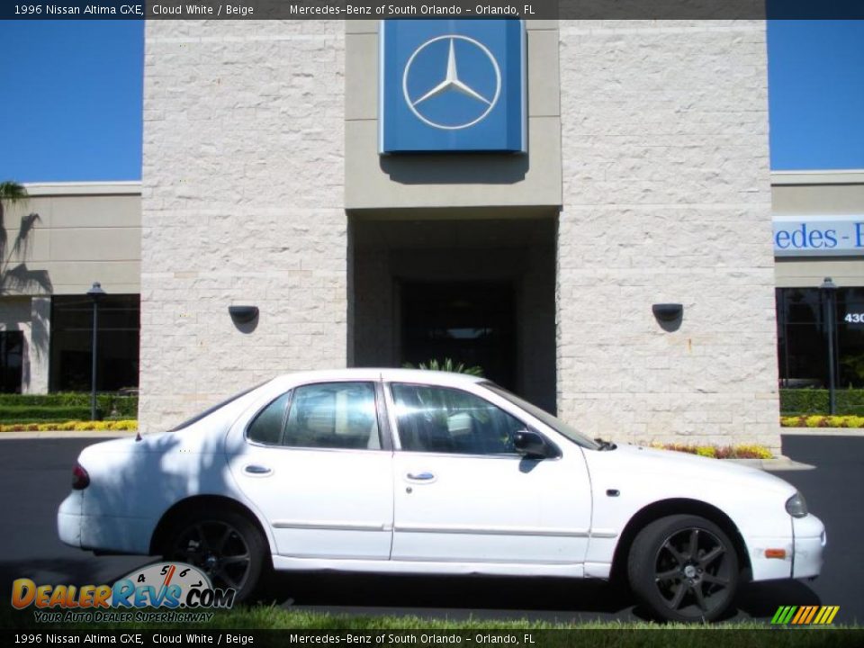 1996 Nissan Altima GXE Cloud White / Beige Photo #5