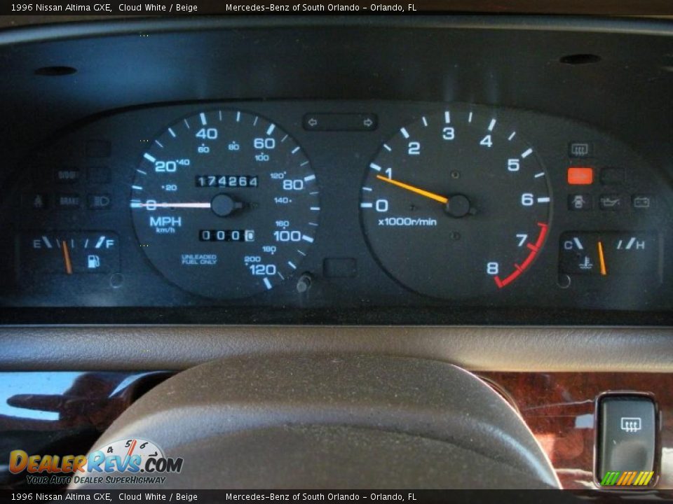 1996 Nissan Altima GXE Cloud White / Beige Photo #20