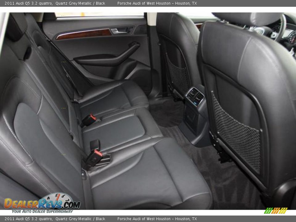 Black Interior - 2011 Audi Q5 3.2 quattro Photo #9