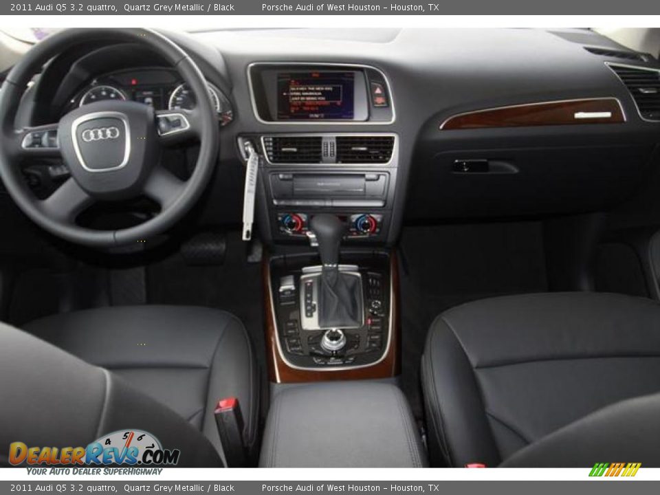 Dashboard of 2011 Audi Q5 3.2 quattro Photo #10