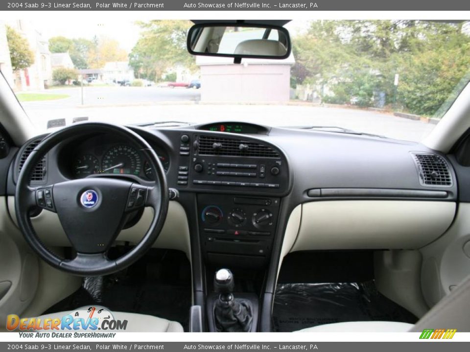 Dashboard of 2004 Saab 9-3 Linear Sedan Photo #21