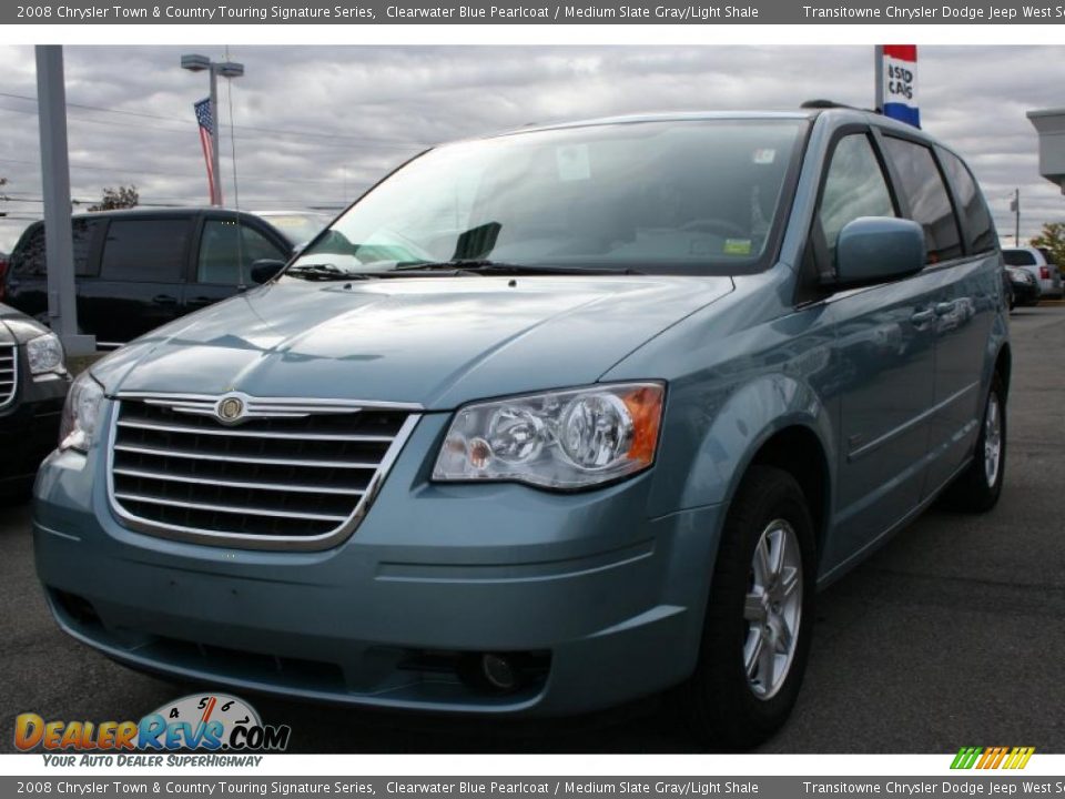 2008 Chrysler signature series town country #2