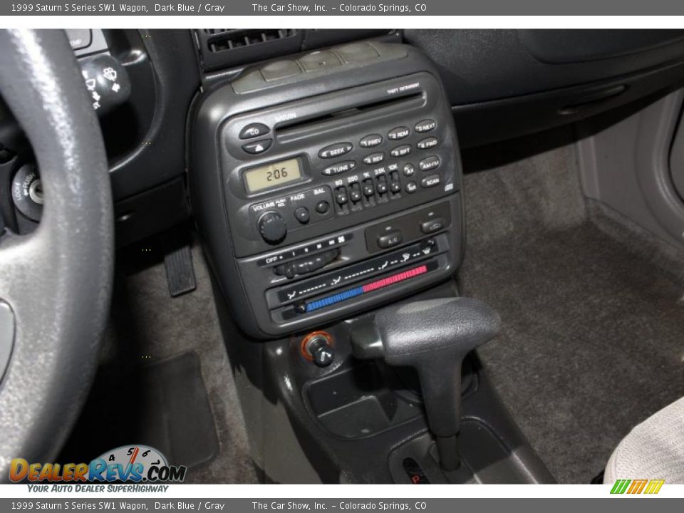 Controls of 1999 Saturn S Series SW1 Wagon Photo #9