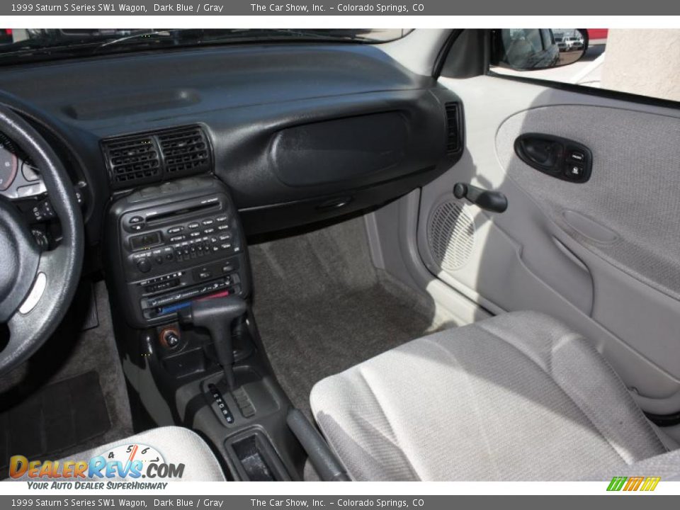 Gray Interior - 1999 Saturn S Series SW1 Wagon Photo #10