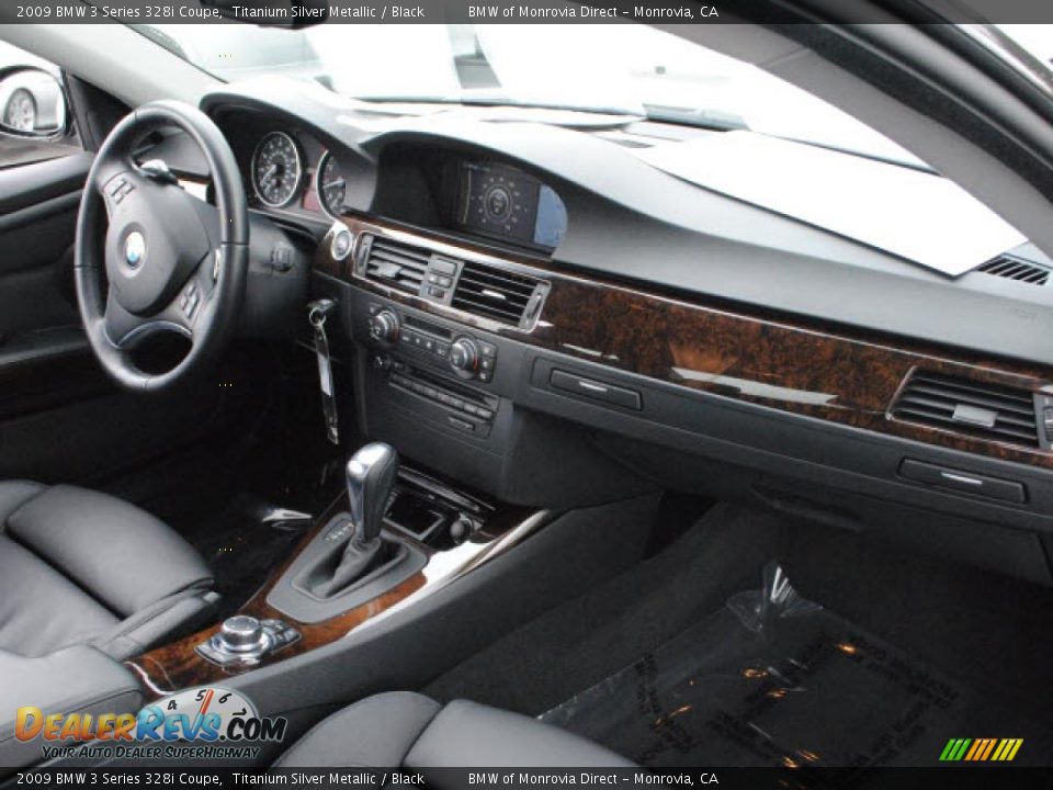 Dashboard of 2009 BMW 3 Series 328i Coupe Photo #6