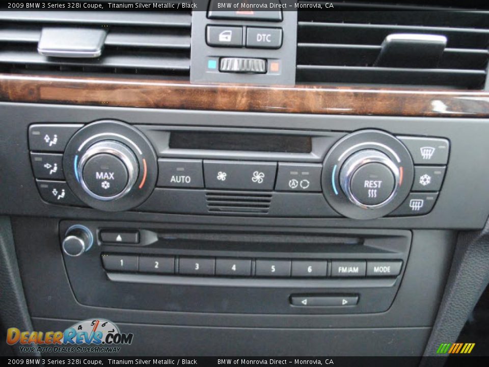 Controls of 2009 BMW 3 Series 328i Coupe Photo #22